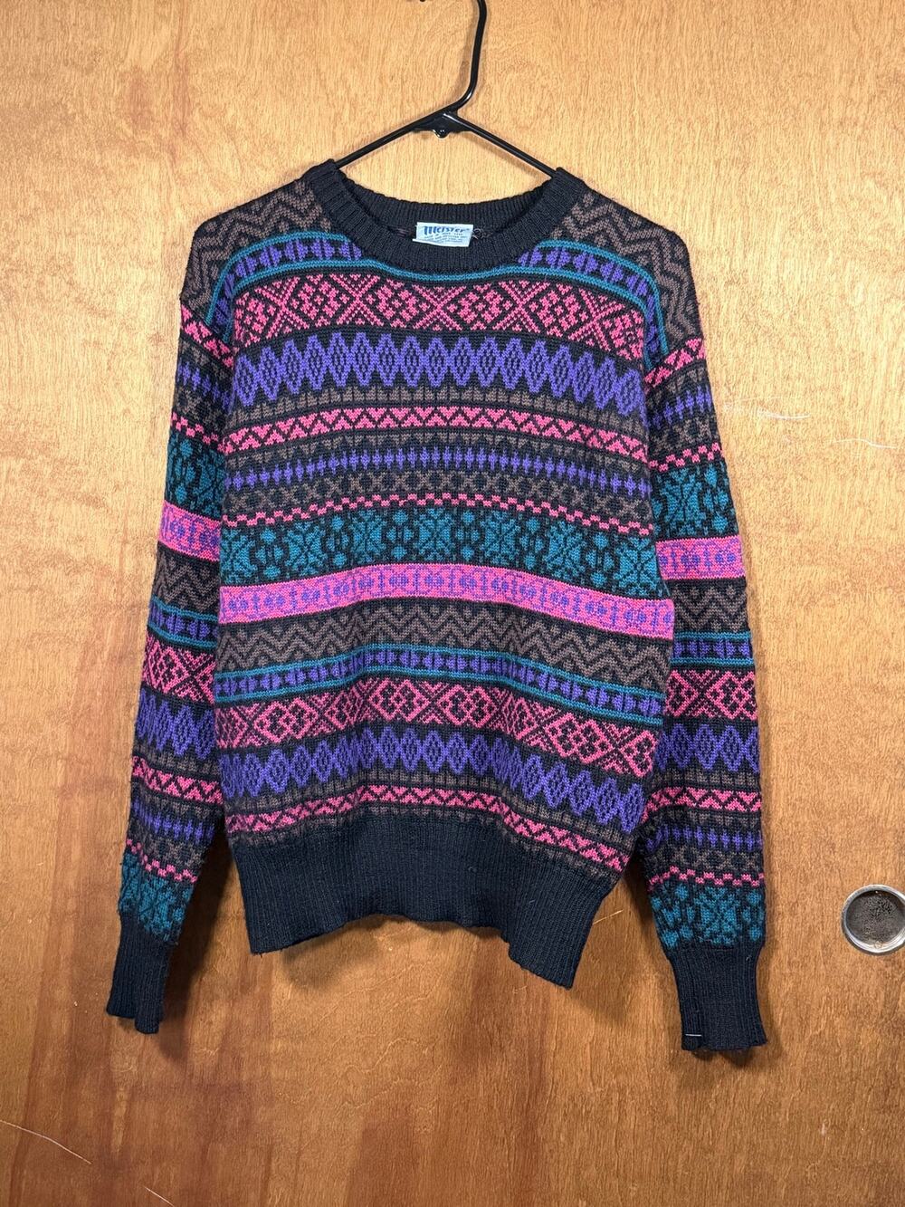 Vintage Retro 90s Women’s Crewneck Sweater with Abstract Neon Patterns